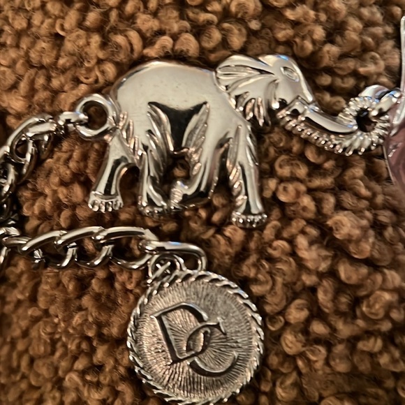 DC Women’s Vintage Silver Tone Metal Elephant Adjustable Chainlink Belt 27-37” main image 6